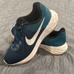 Nike Teal and White Running Shoes